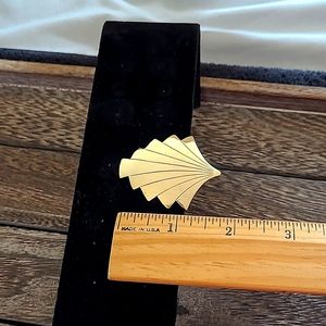 VINTAGE Art Deco design high polish gold scarf clip